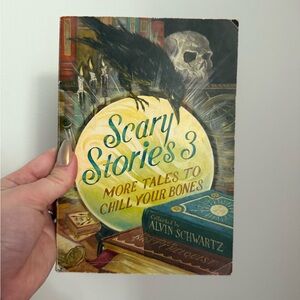 Scholastic Spooky Tales Collection - Black and White